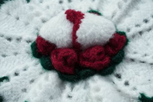 WHITE POSHAK WITH MAHROON BORDER KNITTED//WINTER WOOLEN POSHAK//WITH CAP